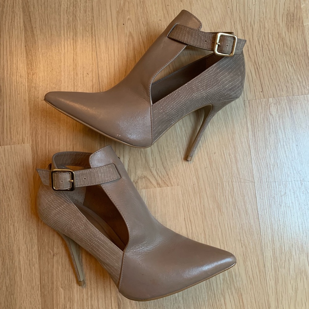 Aldo Strapped Pointed Heels Size 8